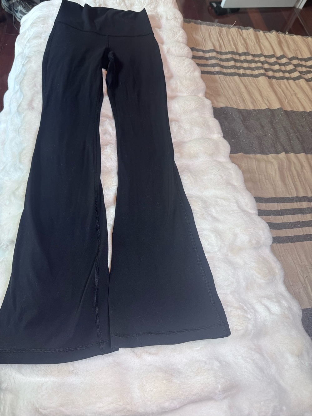 Aritzia bootcut black legging TnAction XS